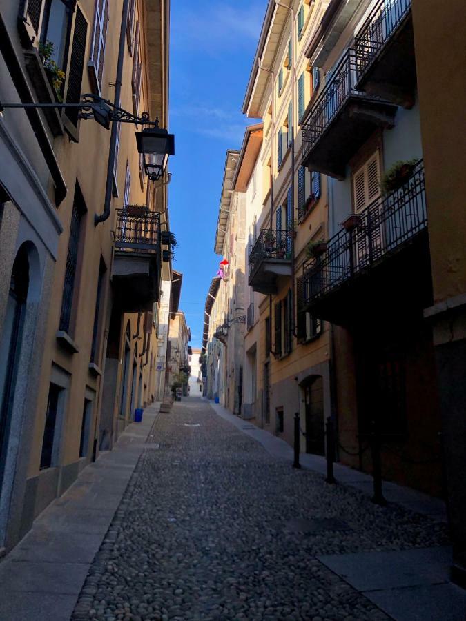 La Via Degli Artisti Arona Exterior foto