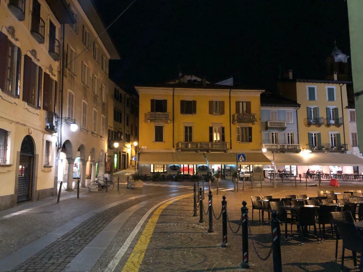 La Via Degli Artisti Arona Exterior foto